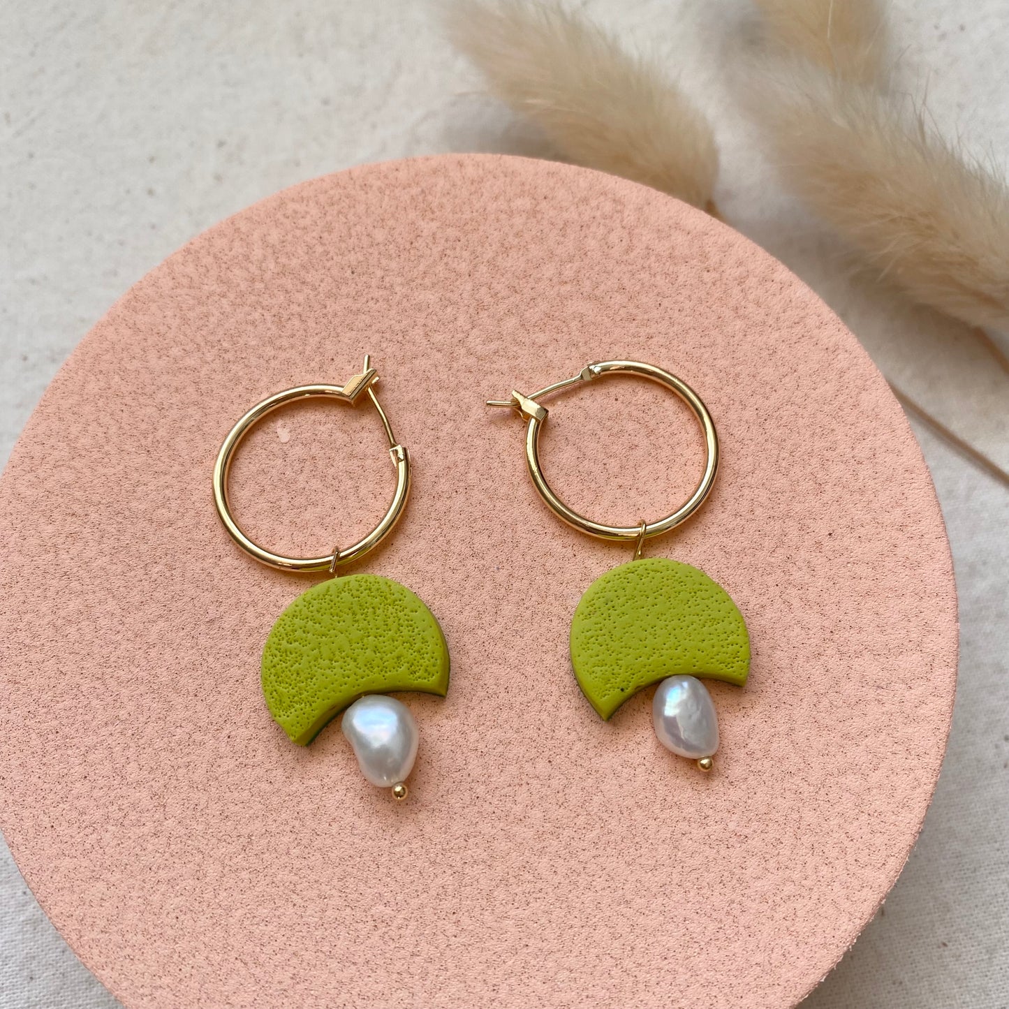 Small Dangles Hoop Earrings with Pearl