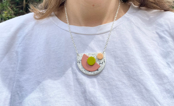 Geometric Style Pendant Necklace / White
