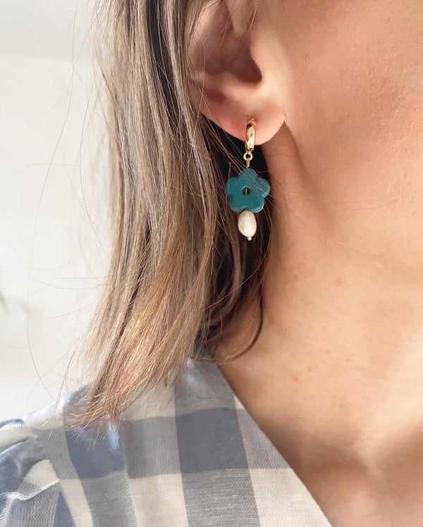 Small Dangles Hoop Earrings with Pearl
